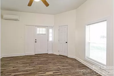 709 S Davis Avenue, Newton, NC 28658 - Photo 9