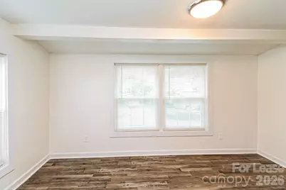 709 S Davis Avenue, Newton, NC 28658 - Photo 5