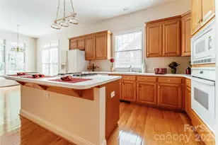 9425 Briarwick Ln, Charlotte, NC 28277 - Photo 5