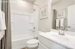 1814 Woodlands Pointe Dr, Charlotte, NC 28216 - Photo 15