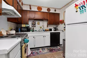 1906 Meadowlark Ln, Charlotte, NC 28210 - Photo 9