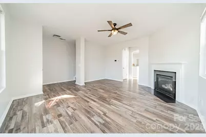18426 W Catawba Avenue, Cornelius, NC 28031 - Photo 3