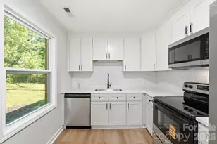 9828 Starwood Dr, Charlotte, NC 28215 - Photo 13