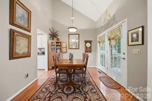 5666 Gold Creek Bay Dr, Hickory, NC 28601 - Photo 15