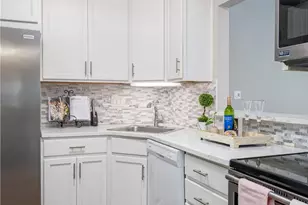 6150 Gray Gate Ln, Charlotte, NC 28210 - Photo 9
