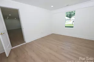 5306 Wales St, Charlotte, NC 28269 - Photo 7