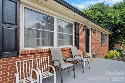 1809 31st Street NE, Hickory, NC 28601 - Photo 3