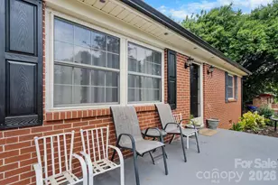 1809 31st St NE, Hickory, NC 28601 - Photo 3