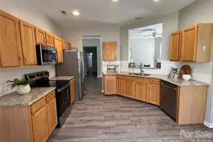 18418 Torrence Chapel Estates Cir, Cornelius, NC 28031 - Photo 7