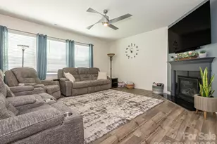 388 Kennerly Center Dr, Mooresville, NC 28115 - Photo 9