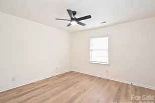 6810 Farmingdale Dr, Charlotte, NC 28212 - Photo 15