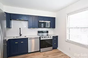 6810 Farmingdale Dr, Charlotte, NC 28212 - Photo 7