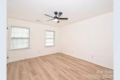 6810 Farmingdale Drive, Charlotte, NC 28212 - Photo 11
