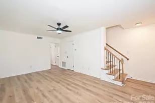 6810 Farmingdale Dr, Charlotte, NC 28212 - Photo 9