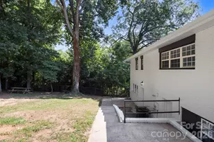 1047 White Plains Rd, Charlotte, NC 28213 - Photo 33