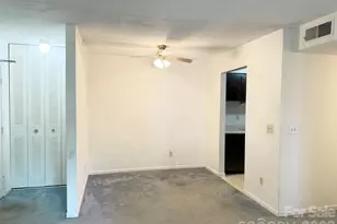 401 Orchard Trace Ln, Charlotte, NC 28213 - Photo 5