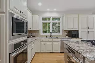12529 Preservation Pointe Dr, Charlotte, NC 28216 - Photo 21