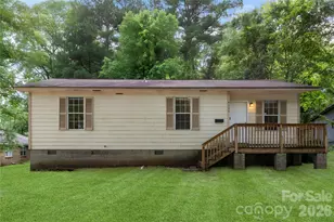 4525 Rolling Hill Dr, Charlotte, NC 28213 - Photo 1