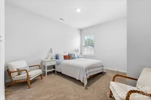 8022 Rowling Dr, Charlotte, NC 28215 - Photo 15