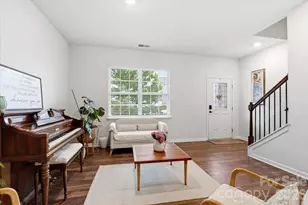 8022 Rowling Dr, Charlotte, NC 28215 - Photo 5