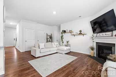 8022 Rowling Drive, Charlotte, NC 28215 - Photo 9