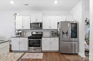 8022 Rowling Dr, Charlotte, NC 28215 - Photo 13