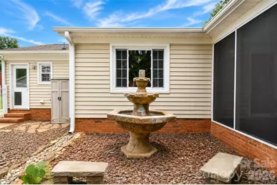 7904 Saddleview Court, Charlotte, NC 28215 - Photo 25