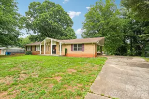 2130 23rd St Pl NE, Hickory, NC 28601 - Photo 3