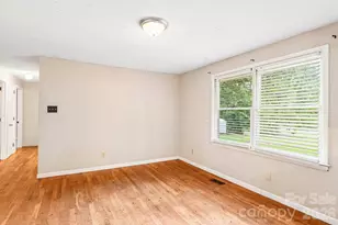 2130 23rd St Pl NE, Hickory, NC 28601 - Photo 9