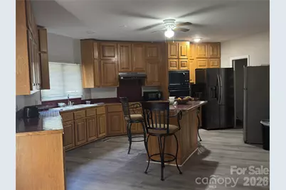 7825 Plott Road, Charlotte, NC 28215 - Photo 9