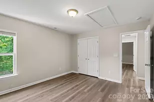 8120 Nikki Cole Dr, Charlotte, NC 28215 - Photo 19