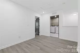 5531 Harris Cove Dr, Charlotte, NC 28269 - Photo 17