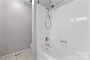 1330 5th St NE, Hickory, NC 28601 - Photo 21
