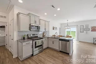 7004 Branch Fork Rd, Charlotte, NC 28215 - Photo 29