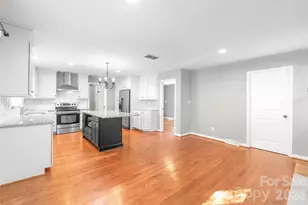 1612 Redcoat Dr, Charlotte, NC 28211 - Photo 15