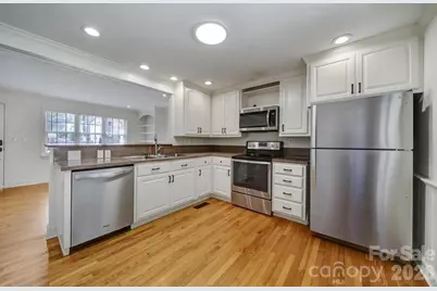 2715 Springway Drive, Charlotte, NC 28205 - Photo 7