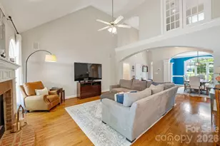 305 Forbes Ct, Lake Wylie, SC 29710 - Photo 9