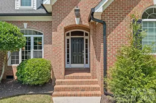 305 Forbes Ct, Lake Wylie, SC 29710 - Photo 3