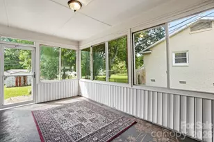 2032 Eastway Dr, Charlotte, NC 28205 - Photo 17