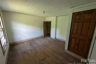 1327 Nc 80 Hwy, Bakersville, NC 28705 - Photo 23