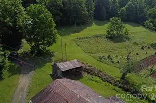 1327 Nc 80 Hwy, Bakersville, NC 28705 - Photo 25
