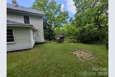 1327 Nc 80 Highway, Bakersville, NC 28705 - Photo 7
