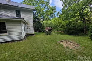 1327 Nc 80 Hwy, Bakersville, NC 28705 - Photo 7