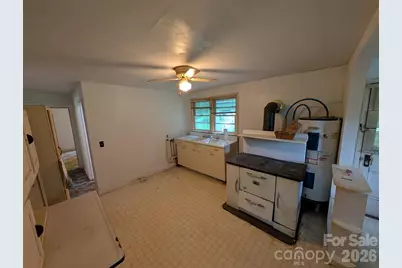 1327 Nc 80 Highway, Bakersville, NC 28705 - Photo 9