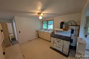 1327 Nc 80 Hwy, Bakersville, NC 28705 - Photo 9