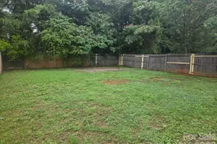 821 Lakehill Rd, Charlotte, NC 28214 - Photo 15