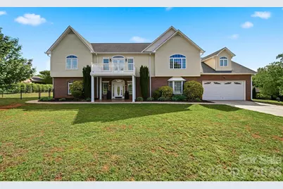 1360 Sweetbriar Lane, Hickory, NC 28602 - Photo 1