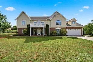 1360 Sweetbriar Ln, Hickory, NC 28602 - Photo 1