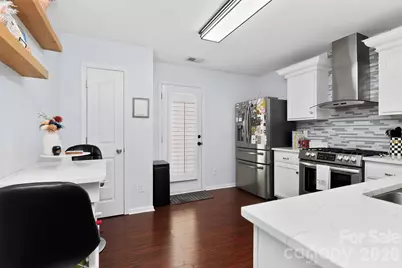5422 Harris Cove Drive, Charlotte, NC 28269 - Photo 9