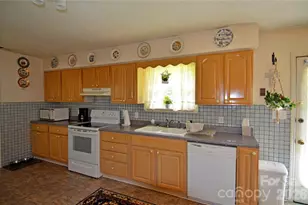 848 Deer Park Rd, Nebo, NC 28761 - Photo 23